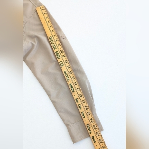 Duluth Trading Co. Cool Plus Long Sleeve Button Up Shirt Men's M Beige - Picture 8 of 8